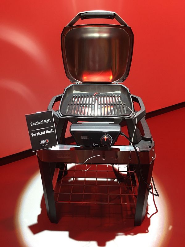 Weber Grill geöffnet