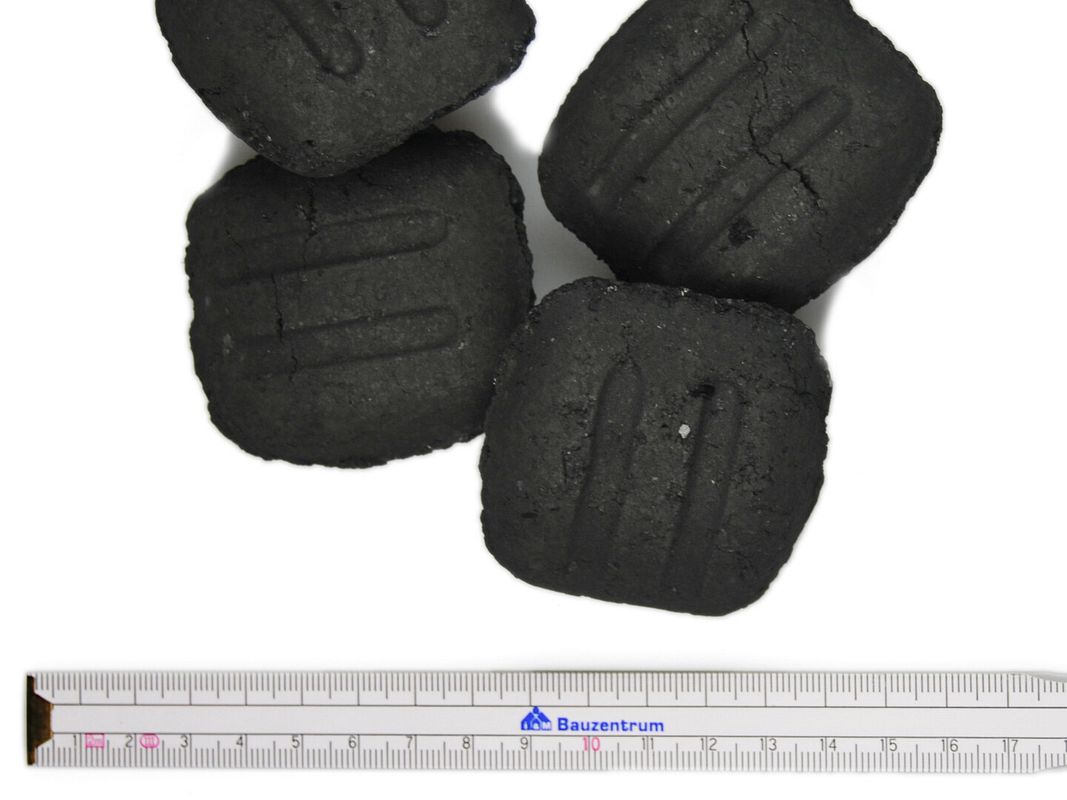 Die Briketts sind etwa 5cm breit