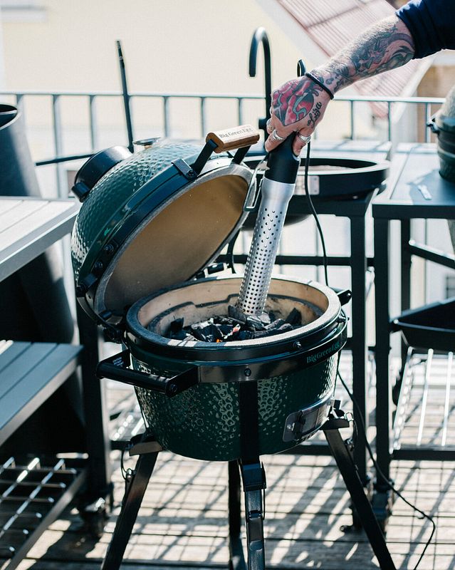 Big Green Egg Kohle lässt sich besonders leicht mit dem Looft-Lighter entzünden