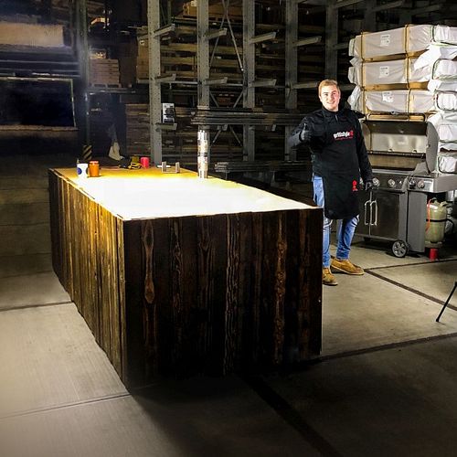 Yeah - unsere mobile Grillküche wird gebaut!