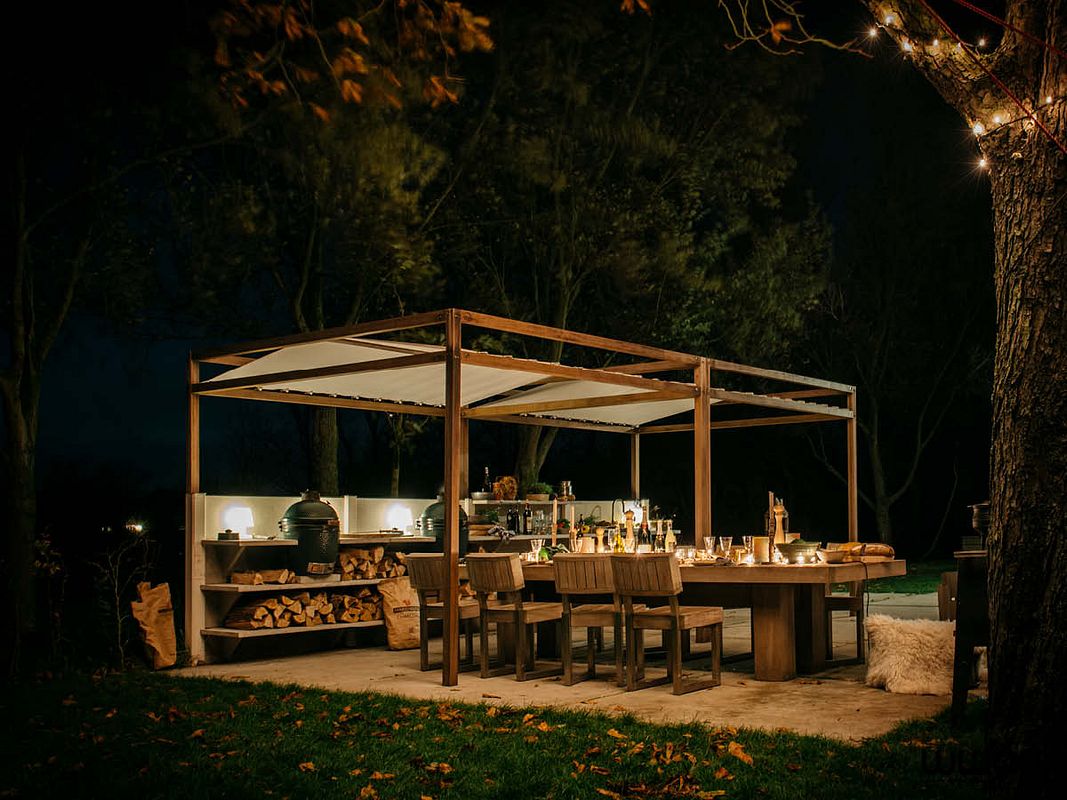 Die WWOO Outdoorküchen bieten dem Kamadogrill bereits einen einseitigen Wetterschutz