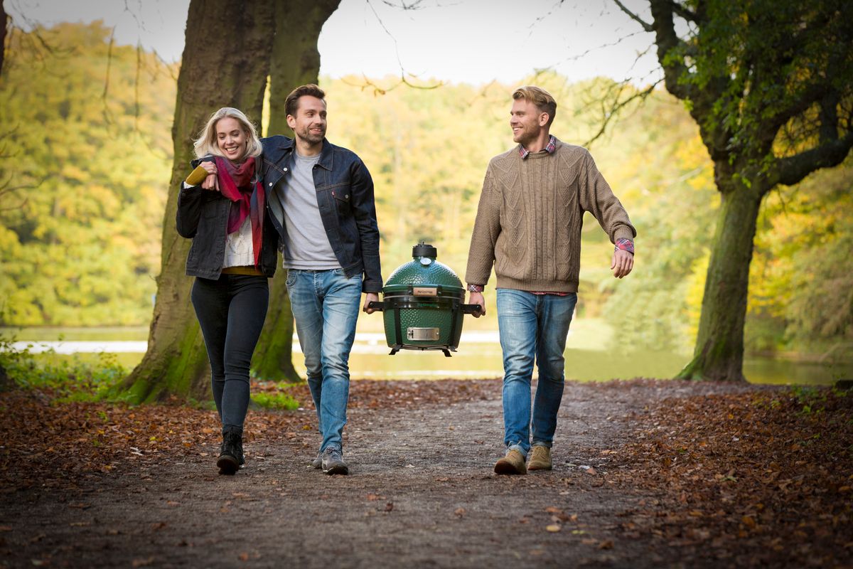 Tragbare Grills eignen sich perfekt, um sie zum Picknick im Park oder auf einen Ausflugg mitzunehmen!