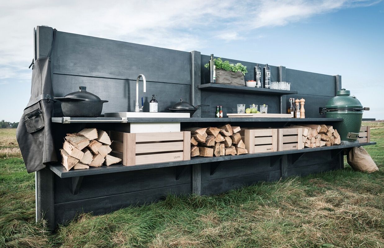 Mit der WWOO Outdoorküche aus Beton haben sie die perfekte Außenküche für ihren Garten und das Big Green Egg