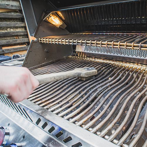 Mühelose Grillrostreinigung - Tipps und Tricks