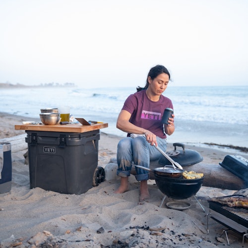 YETI Kühlbox auf Rädern ROADIE 48