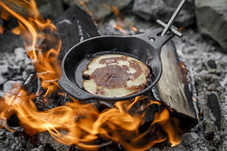 Petromax Lagerfeuerpfanne aus Gusseisen