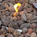 Vorschaubild Gardenforma Sitzgruppen-Set: Gas Feuerstelle Vesuv in Basaltoptik aus Faserbeton & 4x Hocker