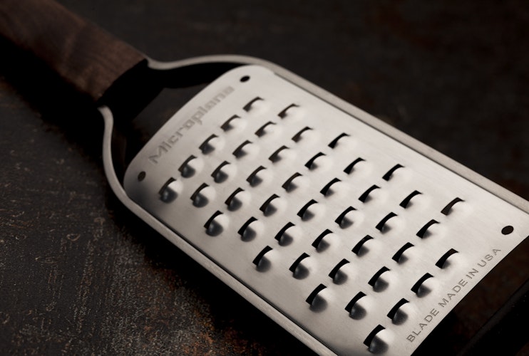 Microplane Reibe Sehr Grob MASTER Walnussholz