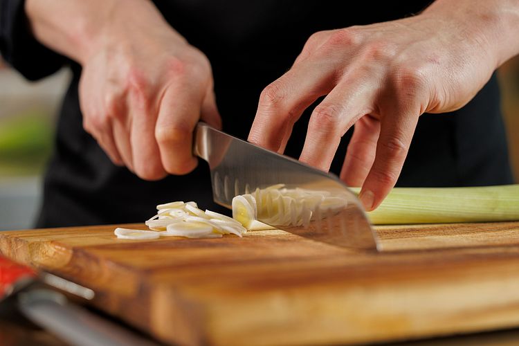 DICK Santoku mit Kullenschliff ACTIVECUT Pure 18 cm