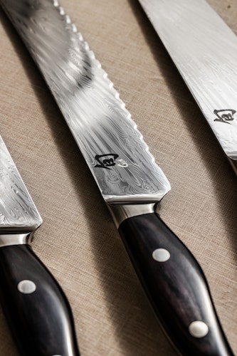 KAI Brotmesser SHUN NAGARE BLACK 9" (23,0 cm)