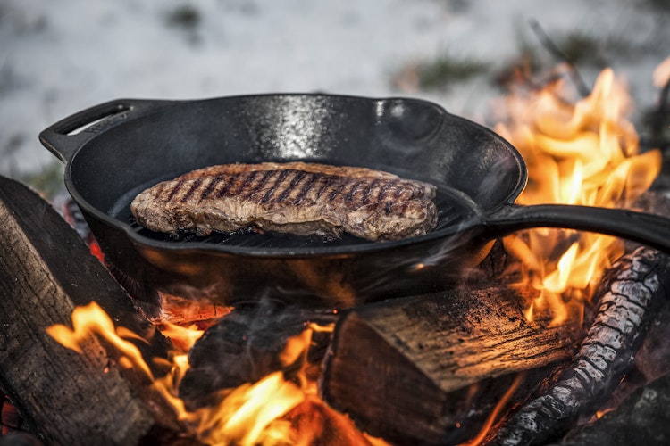 Petromax Grill-Feuerpfanne mit Stiel