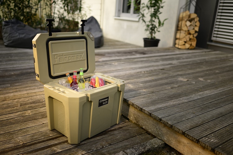 Petromax Kühlbox 25 Liter (sandfarben)
