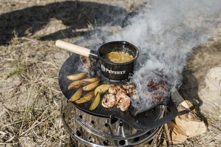 Petromax Kochaufsatz für Atago Grillplatte Petromax Kochaufsatz für Atago Grillplatte
