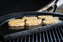 Vorschaubild Big Green Egg Halbrunde Grillplatte aus Gusseisen für 2XLARGE | XLARGE