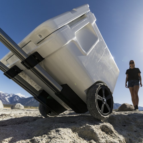 YETI Kühlbox auf Rädern ROADIE 48