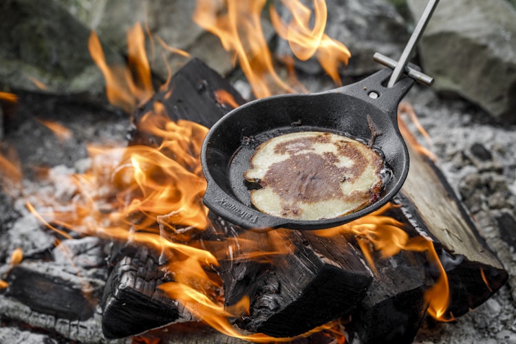 Petromax Lagerfeuerpfanne aus Gusseisen