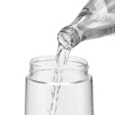 Vorschaubild WMF Nuro Wasserkaraffe mit Griff, 1 l, schwarz